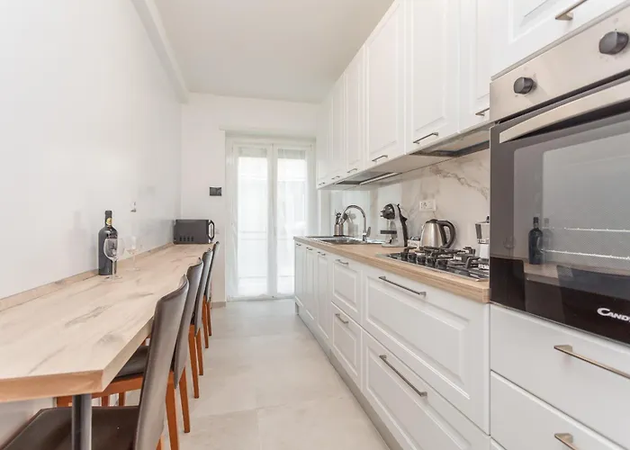 2-Bedroom Retreat Near Metro & Parks