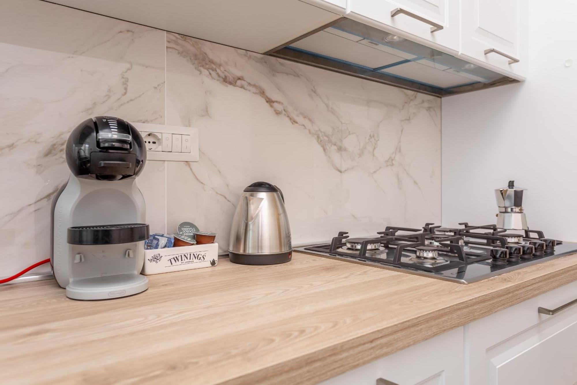 2-bedroom Retreat Near Metro & Parks Appartement