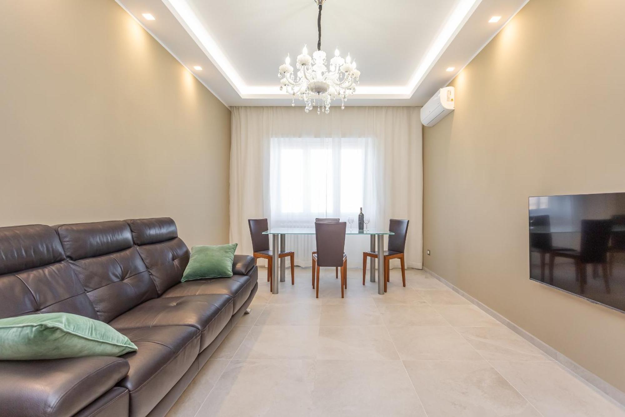 2-bedroom Retreat Near Metro & Parks Appartement Rome