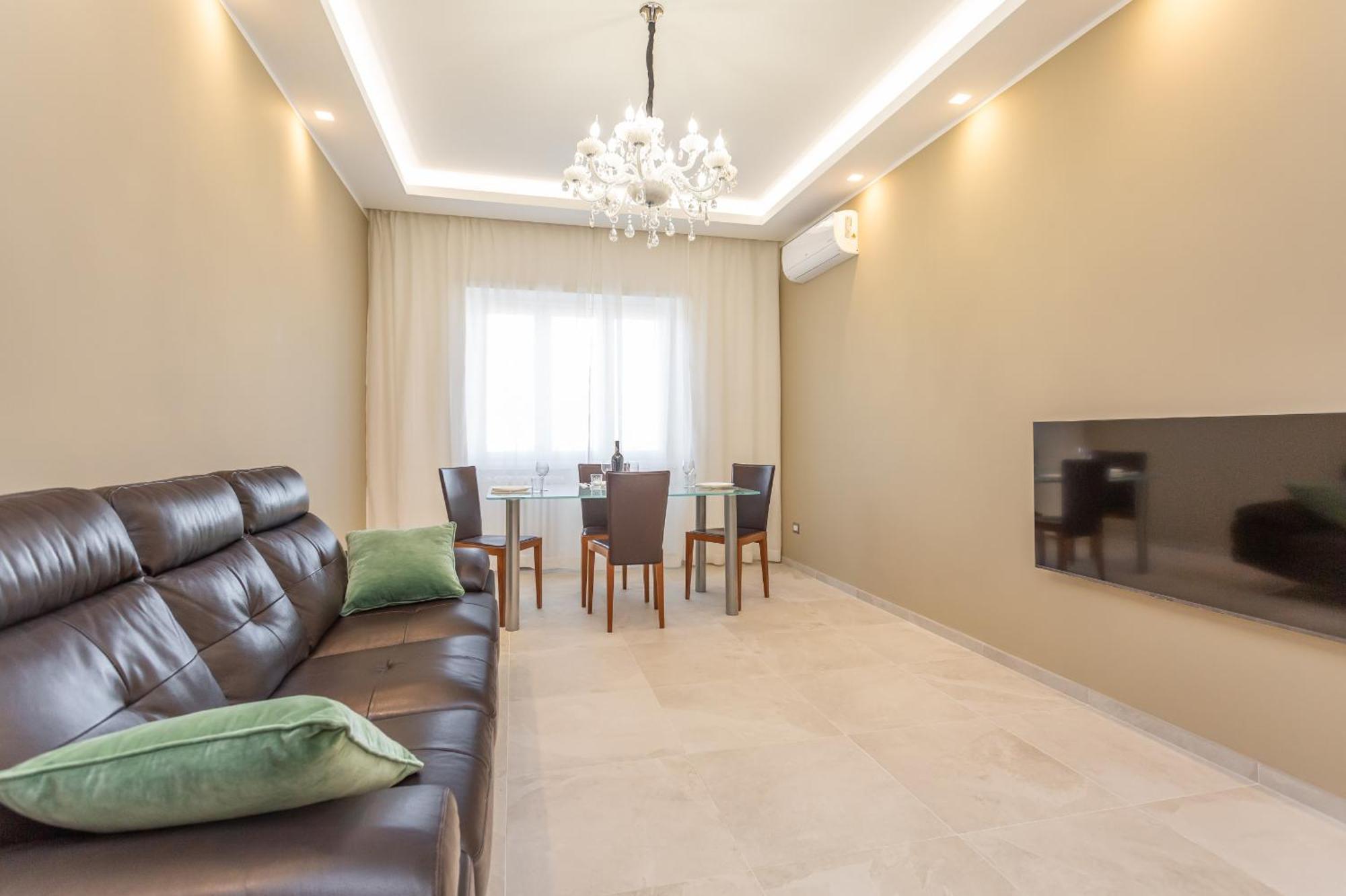 2-bedroom Retreat Near Metro & Parks Appartement Rome